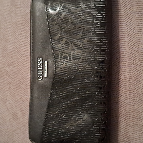 Guess Zippered Clutch Wallet - Picture 1 of 3